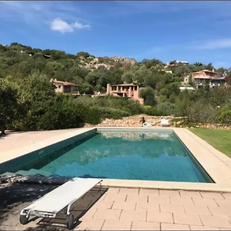 Elysea Con Piscina Vila *